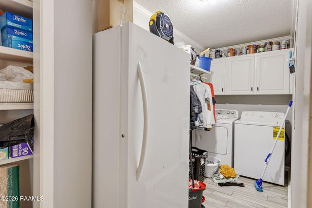 100 Sheridan Drive, Lafayette, LA 70506