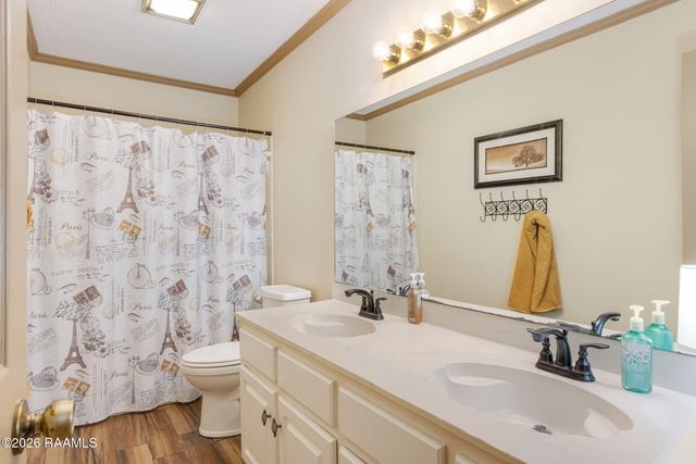 100 Sheridan Drive, Lafayette, LA 70506