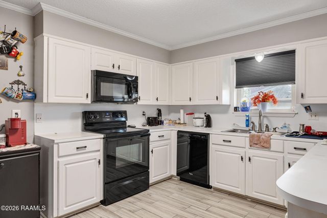 100 Sheridan Drive, Lafayette, LA 70506