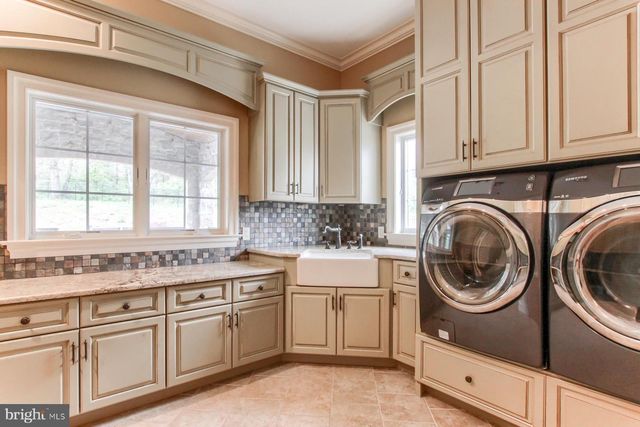 5683 GINGRICH RD, Hershey, PA 17033