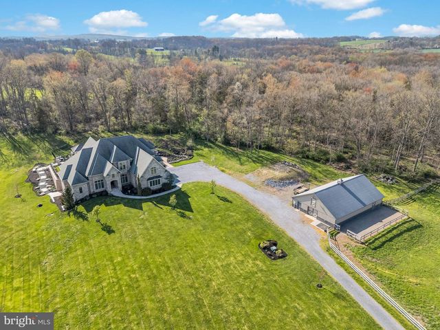 5683 GINGRICH RD, Hershey, PA 17033