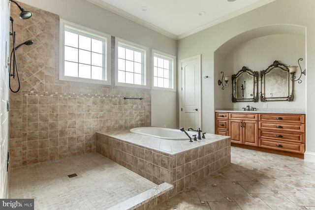 5683 GINGRICH RD, Hershey, PA 17033