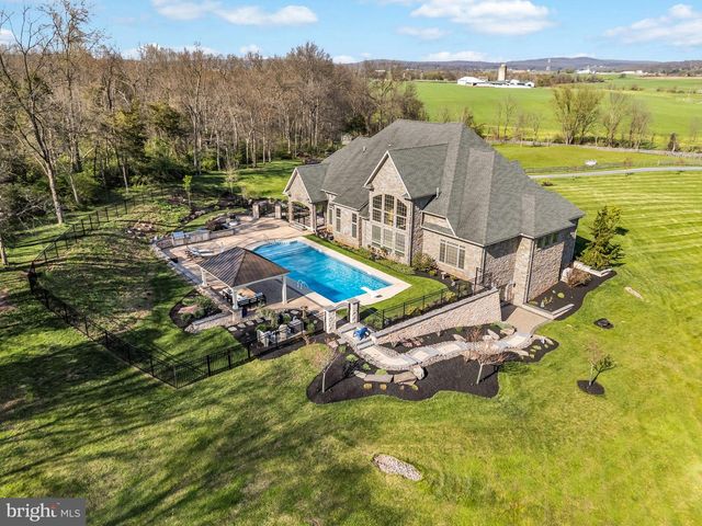 5683 GINGRICH RD, Hershey, PA 17033