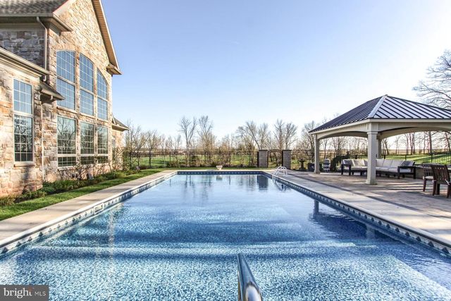 5683 GINGRICH RD, Hershey, PA 17033