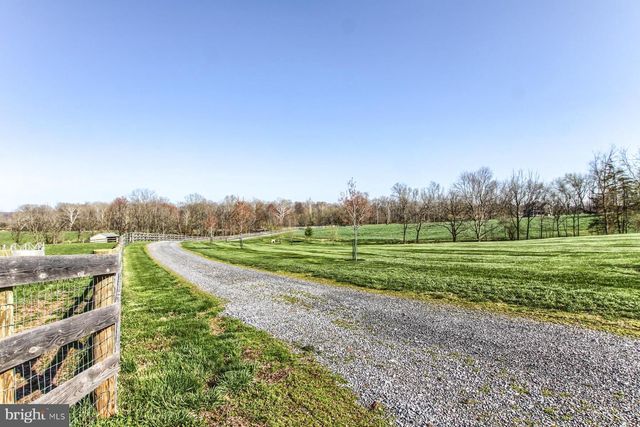 5683 GINGRICH RD, Hershey, PA 17033