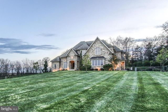 5683 GINGRICH RD, Hershey, PA 17033