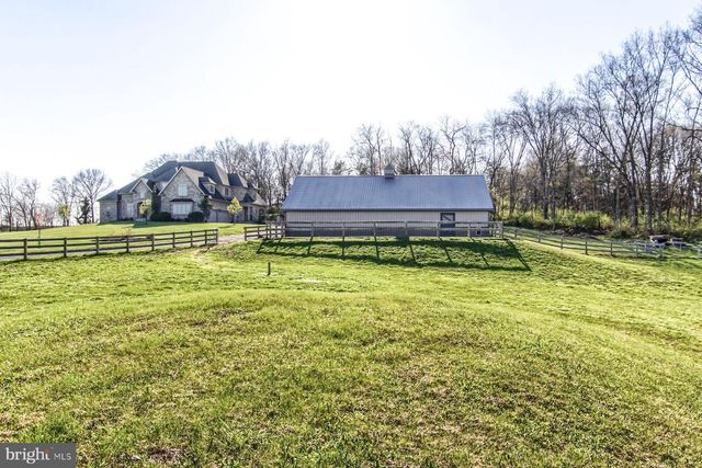 5683 GINGRICH RD, Hershey, PA 17033