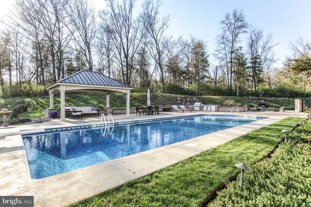 5683 GINGRICH RD, Hershey, PA 17033