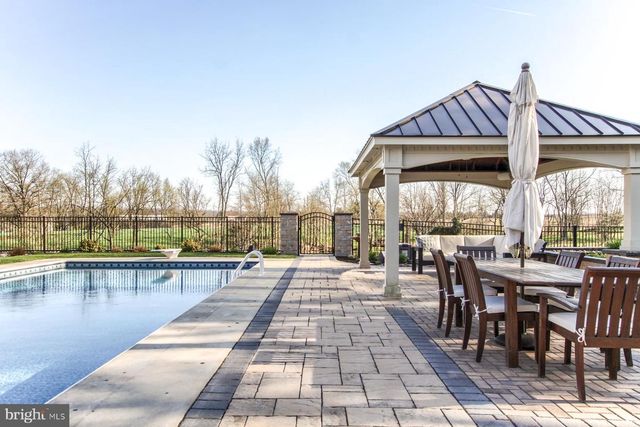 5683 GINGRICH RD, Hershey, PA 17033