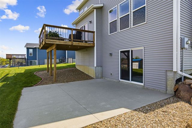 1822 Wycliffe Court SW, Cedar Rapids, IA 52404