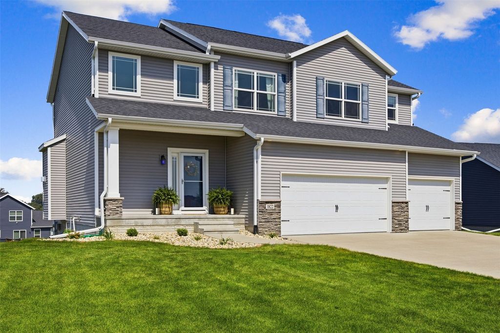1822 Wycliffe Court SW, Cedar Rapids, IA 52404