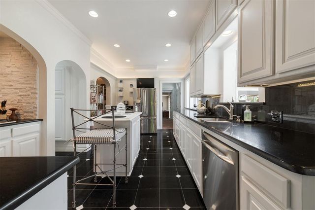 1503 W Wilshire Boulevard, Nichols Hills, OK 73116