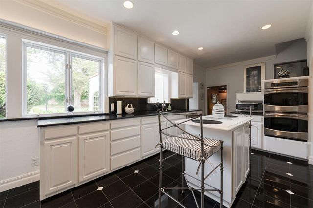 1503 W Wilshire Boulevard, Nichols Hills, OK 73116