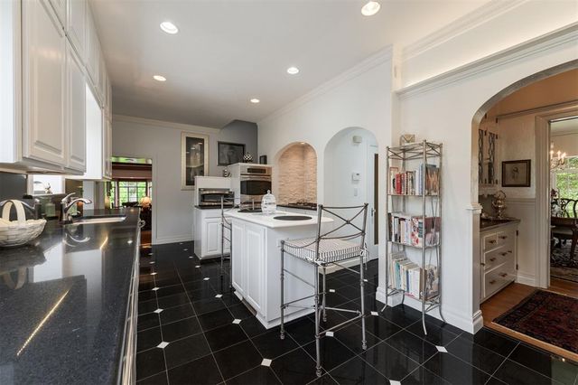 1503 W Wilshire Boulevard, Nichols Hills, OK 73116