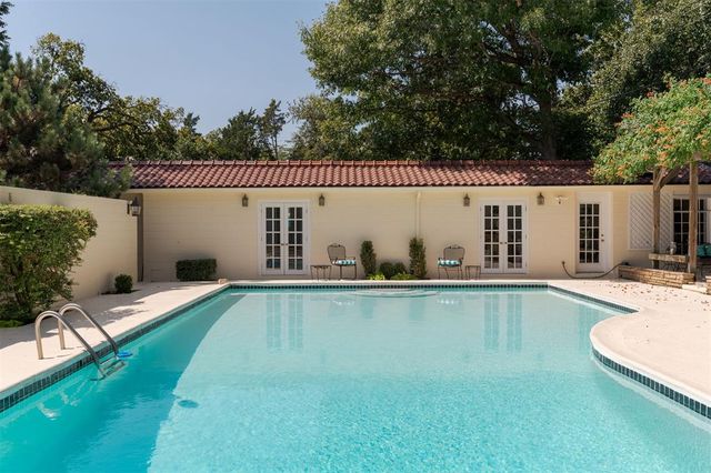 1503 W Wilshire Boulevard, Nichols Hills, OK 73116