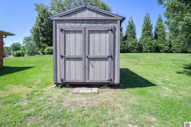 4055 Lovelaceville Road, Paducah, KY 42001