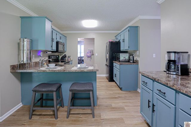 4055 Lovelaceville Road, Paducah, KY 42001
