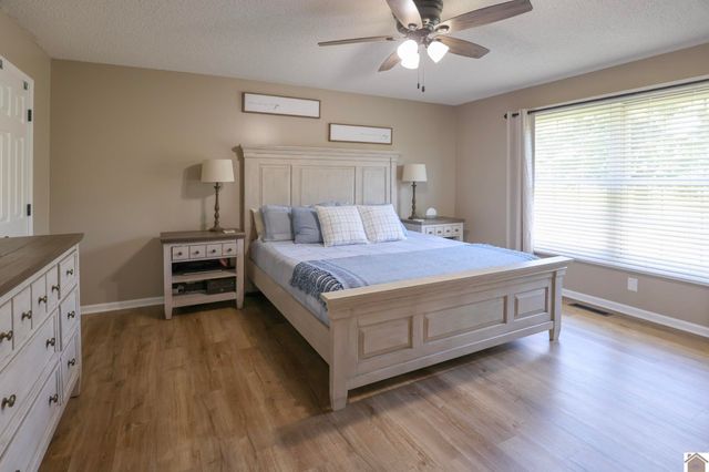4055 Lovelaceville Road, Paducah, KY 42001