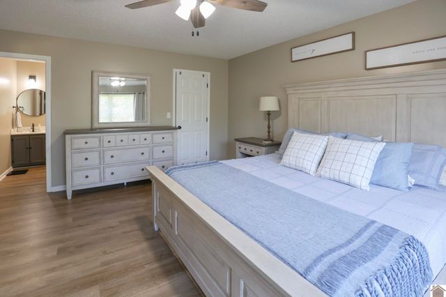 4055 Lovelaceville Road, Paducah, KY 42001