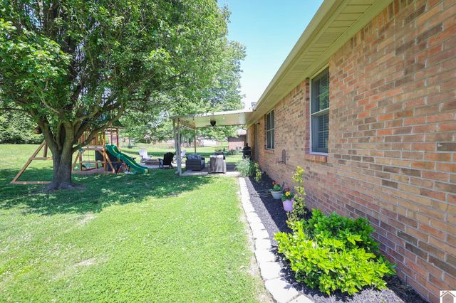 4055 Lovelaceville Road, Paducah, KY 42001