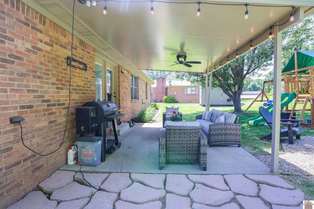 4055 Lovelaceville Road, Paducah, KY 42001