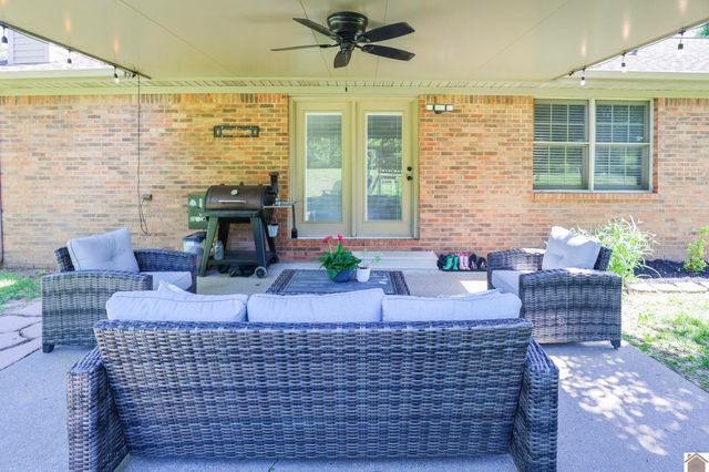 4055 Lovelaceville Road, Paducah, KY 42001