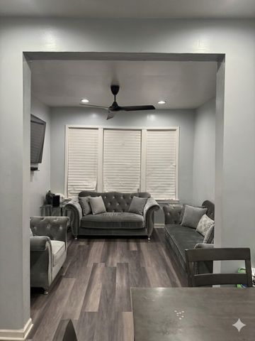 7034 S Hermitage Avenue, Chicago, IL 60636