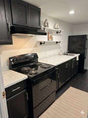 7034 S Hermitage Avenue, Chicago, IL 60636