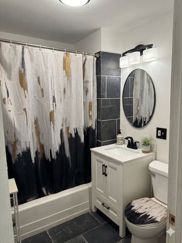 7034 S Hermitage Avenue, Chicago, IL 60636