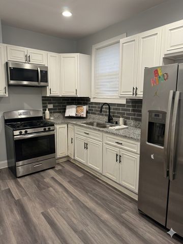 7034 S Hermitage Avenue, Chicago, IL 60636