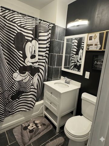 7034 S Hermitage Avenue, Chicago, IL 60636