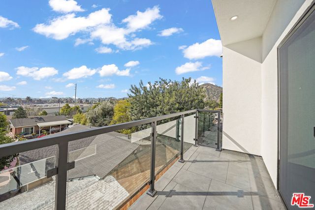 4202 Willimet Street, Los Angeles, CA 90039