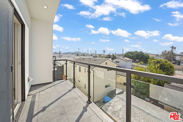 4202 Willimet Street, Los Angeles, CA 90039