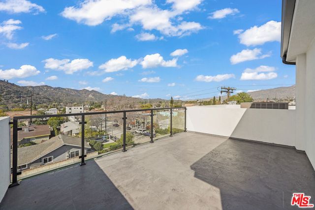 4202 Willimet Street, Los Angeles, CA 90039