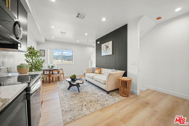 4202 Willimet Street, Los Angeles, CA 90039