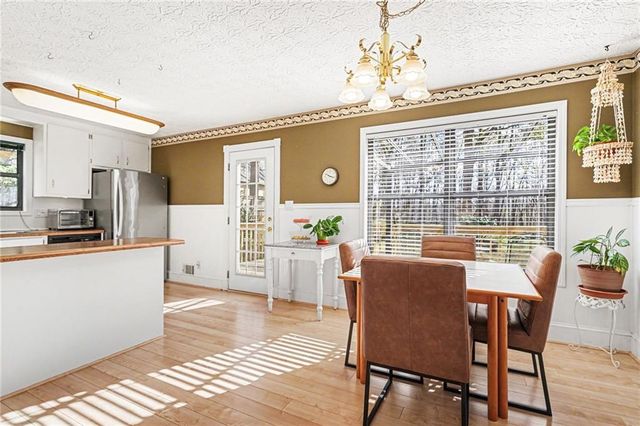 243 Sabrina Court, Woodstock, GA 30188