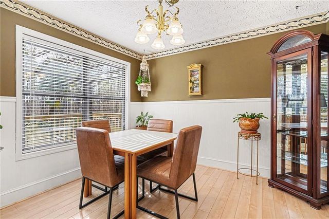 243 Sabrina Court, Woodstock, GA 30188