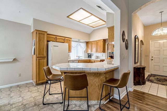 8278 N Sharon Avenue, Fresno, CA 93720