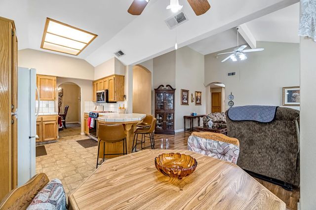 8278 N Sharon Avenue, Fresno, CA 93720