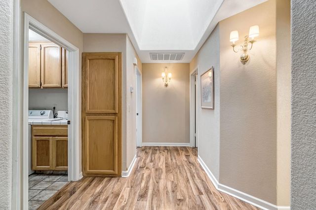 8278 N Sharon Avenue, Fresno, CA 93720