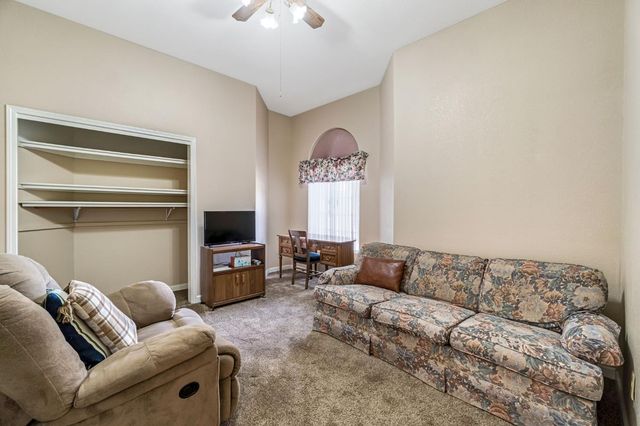 8278 N Sharon Avenue, Fresno, CA 93720