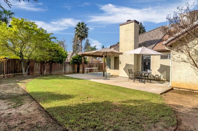 8278 N Sharon Avenue, Fresno, CA 93720