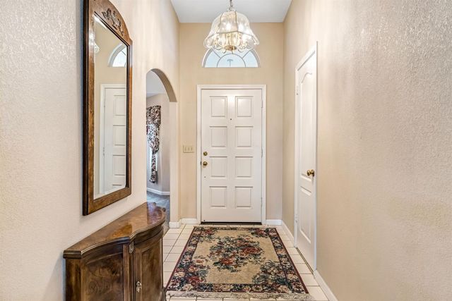 8278 N Sharon Avenue, Fresno, CA 93720