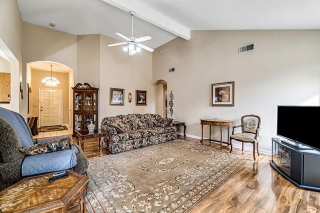 8278 N Sharon Avenue, Fresno, CA 93720