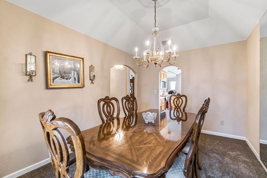 Image 18 of property listing at 8278 N Sharon Avenue, Fresno, CA 93720