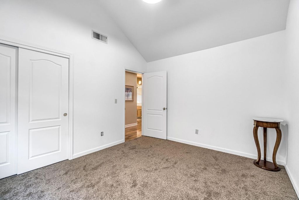 Image 23 of property listing at 8278 N Sharon Avenue, Fresno, CA 93720