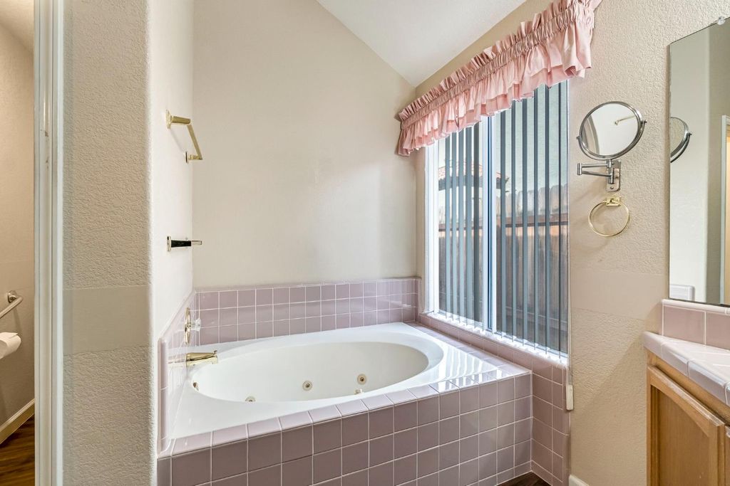 Image 30 of property listing at 8278 N Sharon Avenue, Fresno, CA 93720