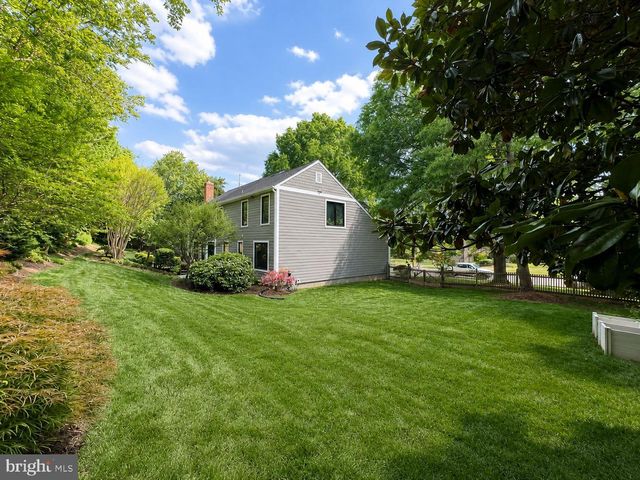 7713 MIDDAY LN, Alexandria, VA 22306