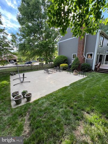 7713 MIDDAY LN, Alexandria, VA 22306