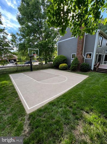 7713 MIDDAY LN, Alexandria, VA 22306